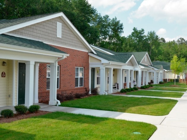 Building Photo - Windsor Crossing Apartments