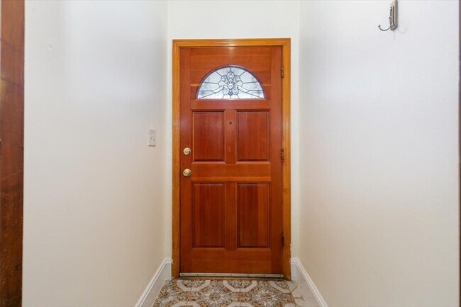 Foto del edificio - 335 Salem St