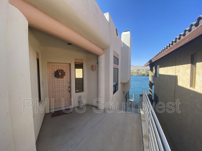 Building Photo - 627 Riverfront Dr