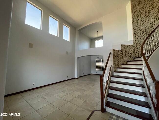 Foto del edificio - 10421 W Roanoke Ave