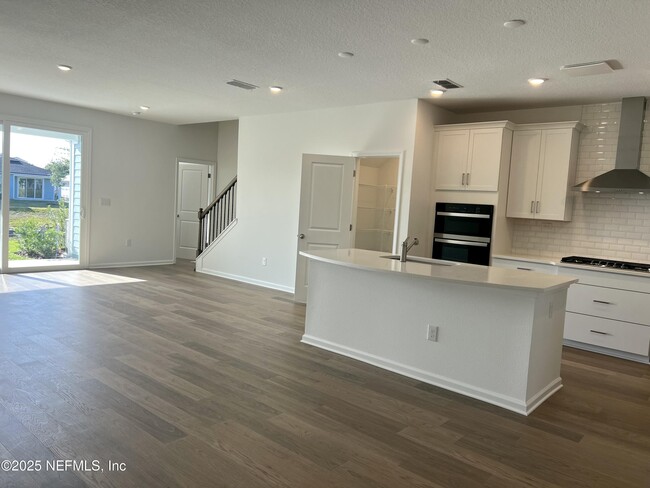Building Photo - 253 Silver Myrtle Ct