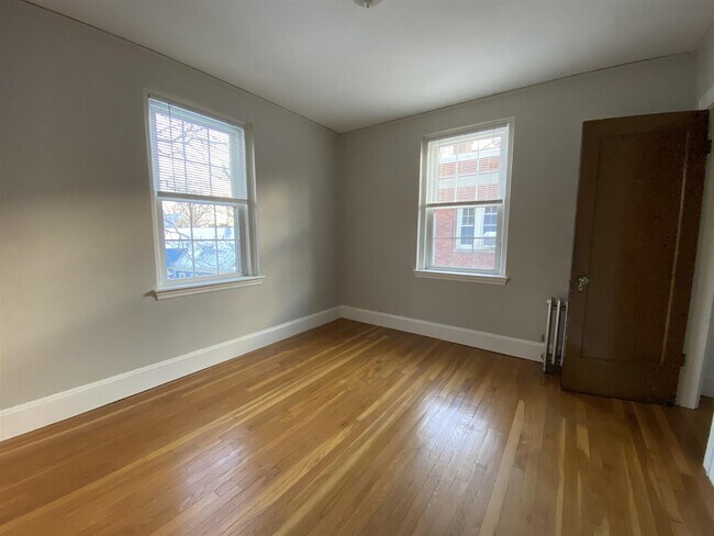 Foto del edificio - 115 College Ave