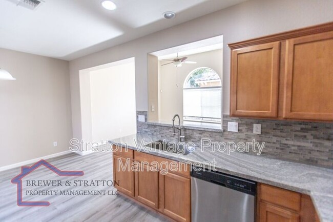 Building Photo - 41715 N Raleigh Ct