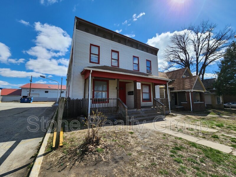 418 S 7th St Unit A, Terre Haute, IN 47807 Condo for Rent in Terre