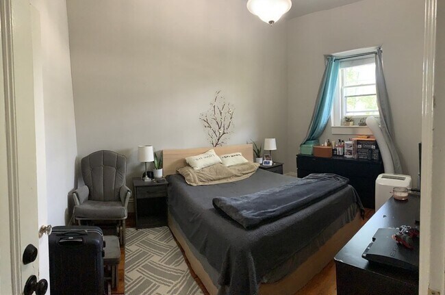 Building Photo - 38 White St