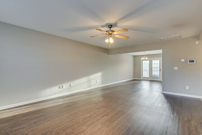 Foto del edificio - 733 Keyes Dr