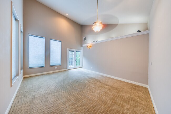 Foto del edificio - 11503 Lakeside Pl Dr