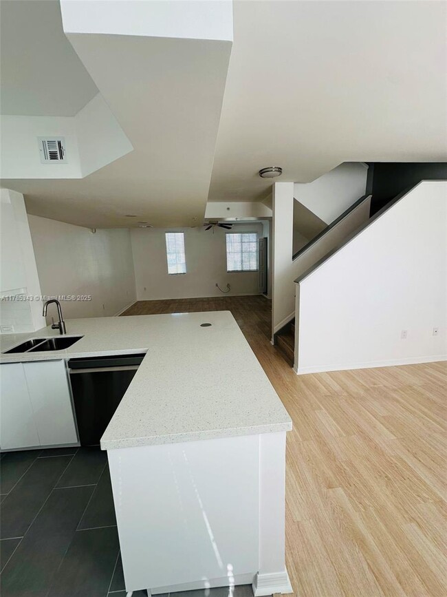 Building Photo - 2801 NE 185th St