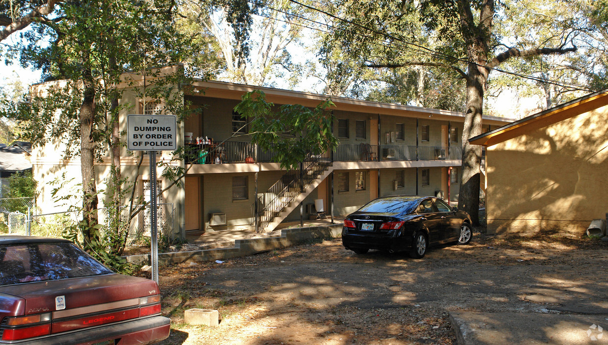 Building Photo - Kissimmee Gardens Apartments