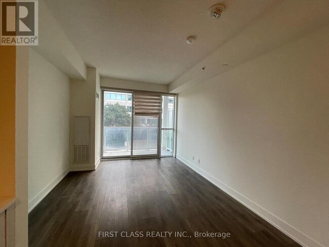 Building Photo - 180 Fairview Mall Dr