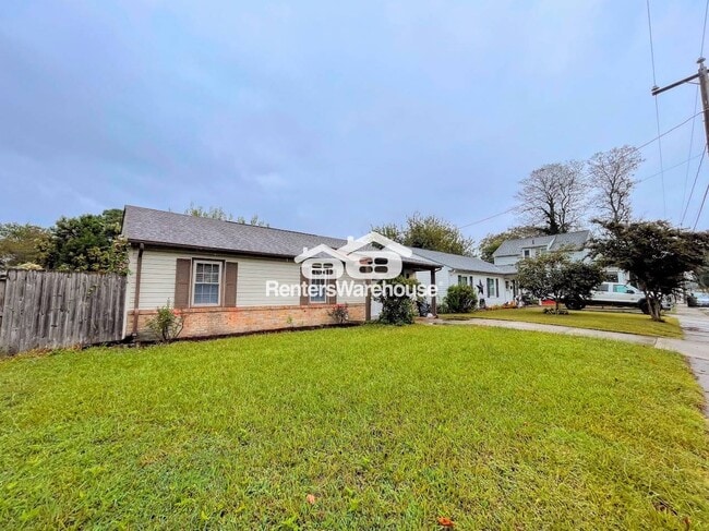 Building Photo - 1074 Bland St