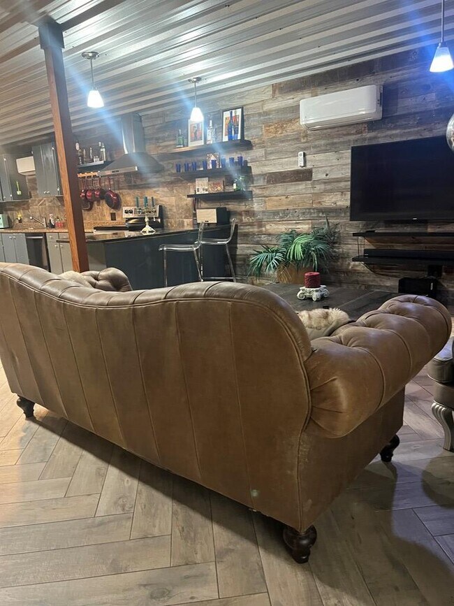 Foto del edificio - 1501 N Texas Ave