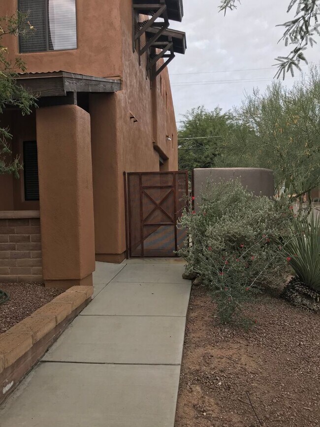 Foto del edificio - Olsen Condominiums