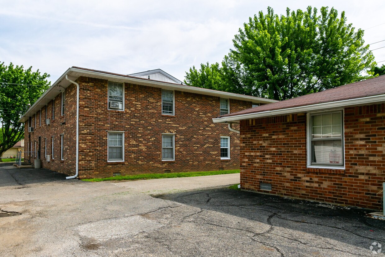 4415 Columbus Ave, Anderson, IN 46013 Apartments in Anderson, IN