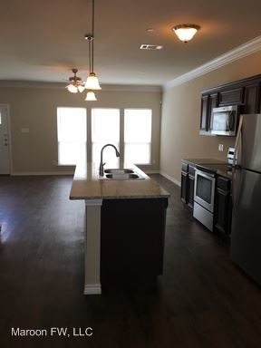 Building Photo - 100-155 E Maple Ridge Ct