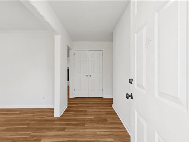 Foto del edificio - 112 Winder Rd