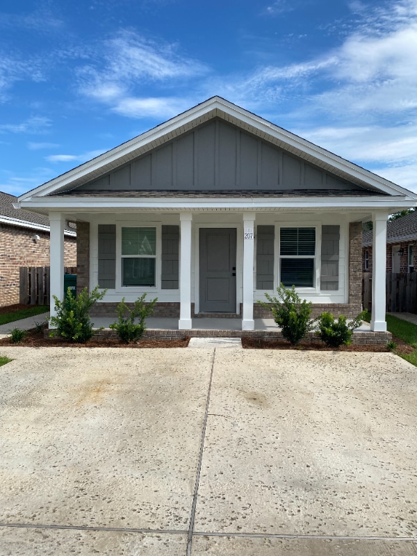 207 Hudson Cir