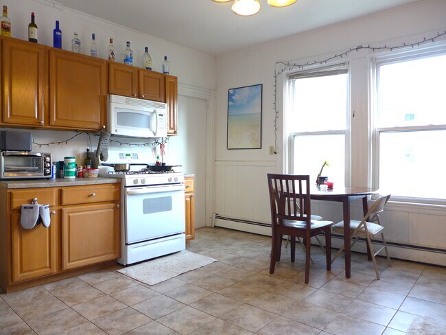 Building Photo - 147 Saint Alphonsus St