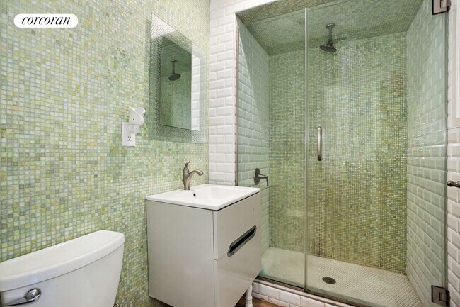 Foto del edificio - 427 E 117th St