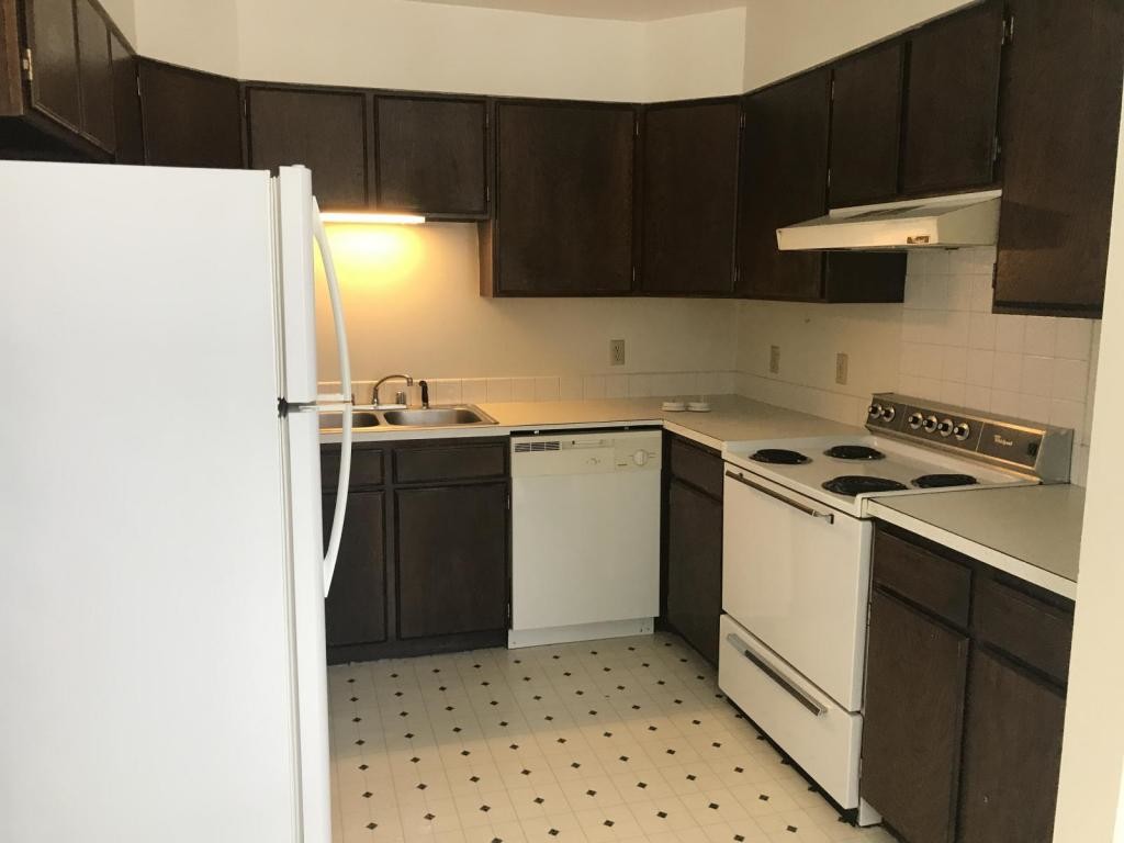 Building Photo - 87 Woodland #6