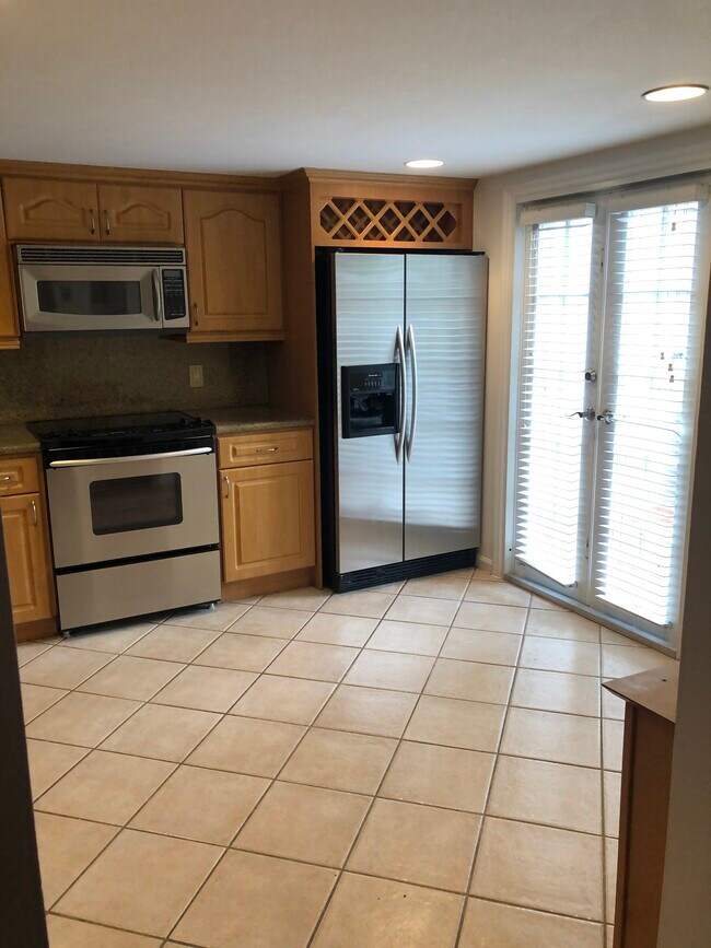 Building Photo - 6951 Miller Dr
