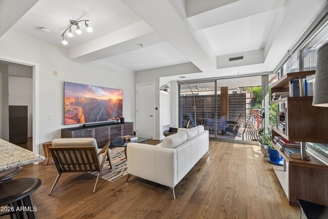 Building Photo - 7157 E Rancho Vista Dr