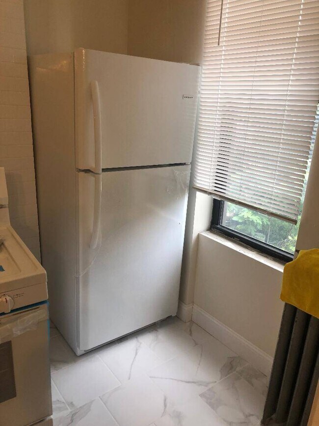 Foto del edificio - 59-22-68 68th Ave