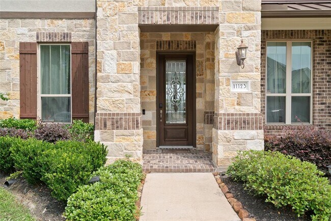 Building Photo - 11123 Drumadoon Dr
