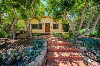Building Photo - 3924 Alameda Pl