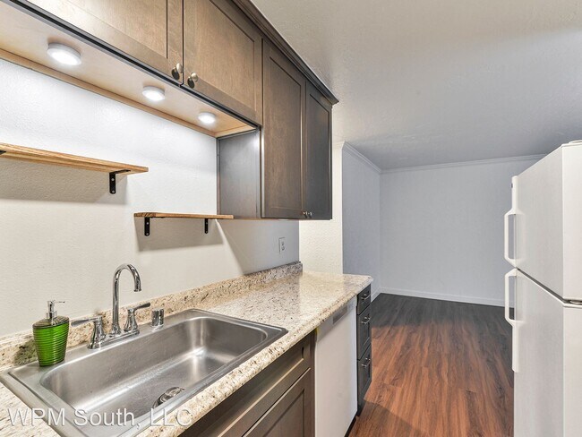 Building Photo - 2 br, 1 bath House - 22977 Marine View Dr....
