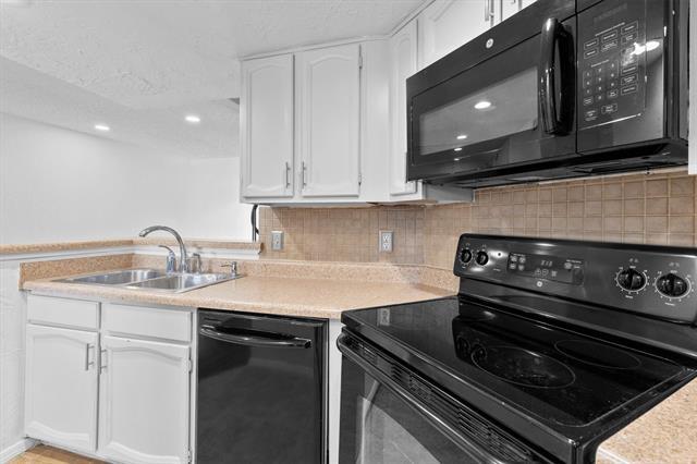 Foto del edificio - 5590 Spring Valley Rd