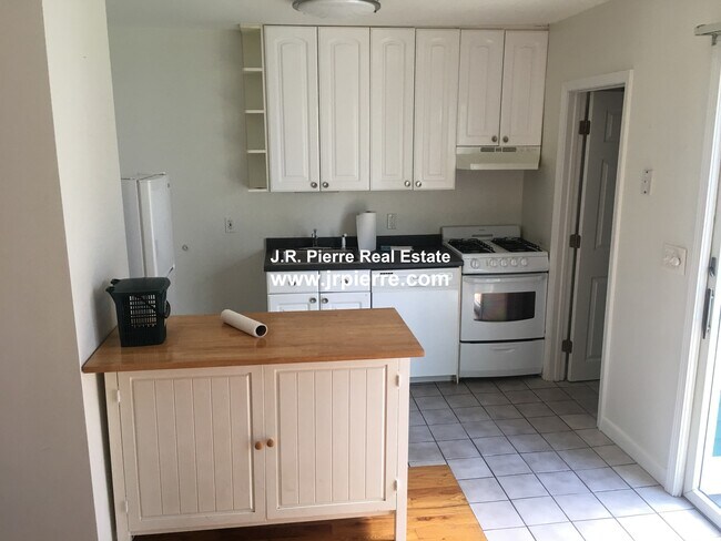 Building Photo - 138 Richdale Ave