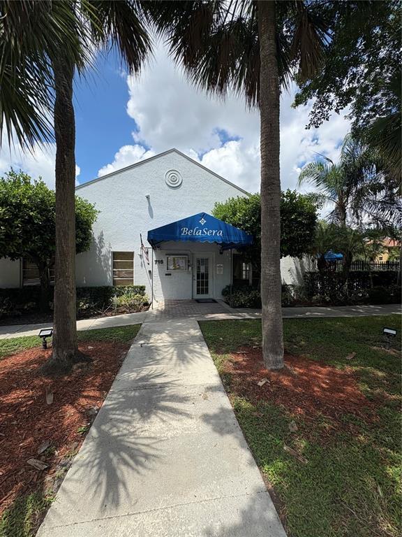 Foto del edificio - 721 N Pine Island Rd