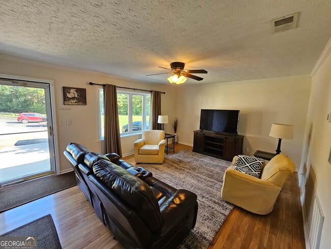 Foto del edificio - 229 Flat Creek Ct