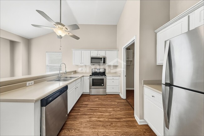 Building Photo - 1523 Cardinal Ln