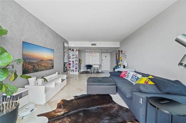 Building Photo - 650 West Ave