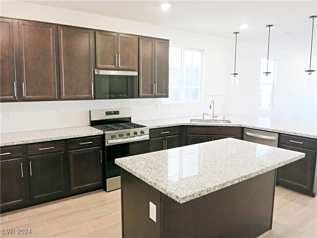 Building Photo - 3746 Osiris Ave