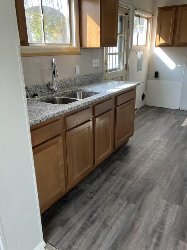 Foto del edificio - 4820 Bluebird Ave