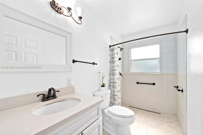 Building Photo - 4844 Kensington Cir