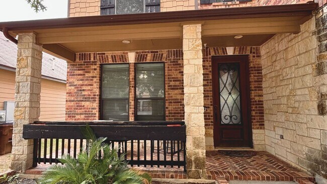 Building Photo - MUST SEE! GORGEOUS 3 Bedroom / 2.5 Bath Ho...