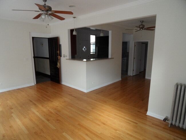 Building Photo - 1234 W Rosemont Ave