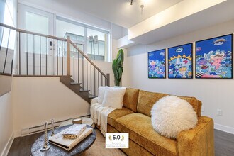 Building Photo - 1421 Avenue Argyle-SI ID1602121P