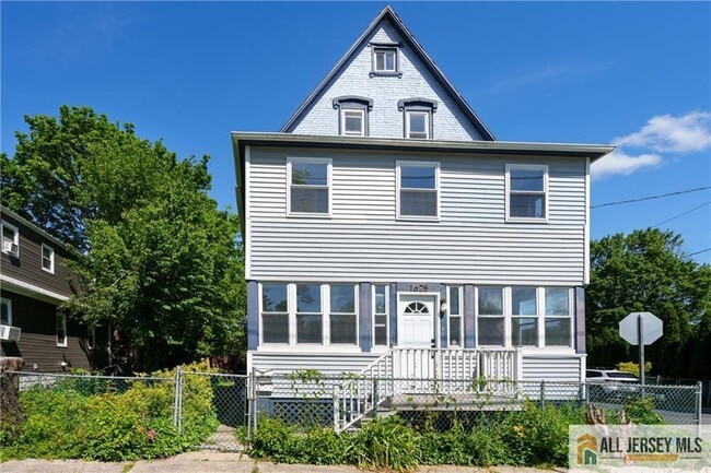 Building Photo - 1625 Parker Rd