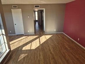 Building Photo - 4601 Carlisle Blvd NE