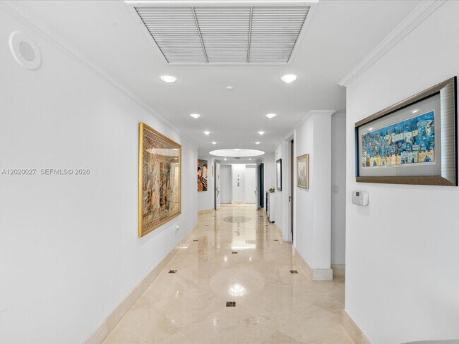 Building Photo - 18911 Collins Ave
