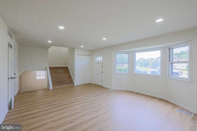 Foto del edificio - 2607 Smith Ave