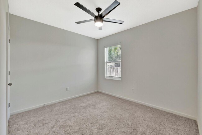 Foto del edificio - 2537 SW Calder St