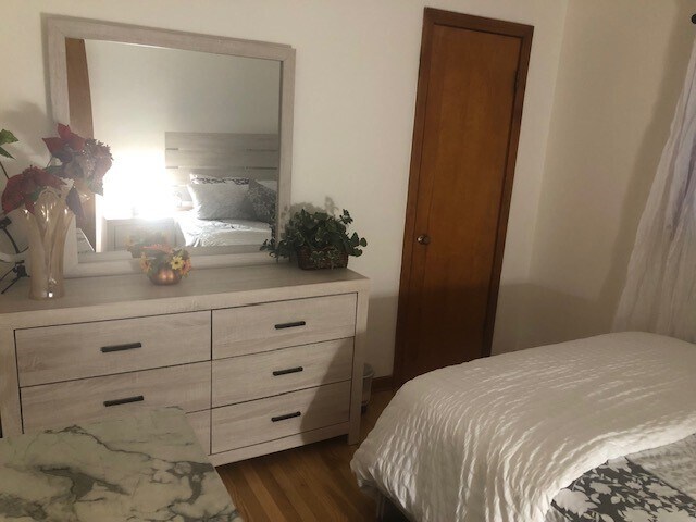 Foto del edificio - 12 Brookside Ave E