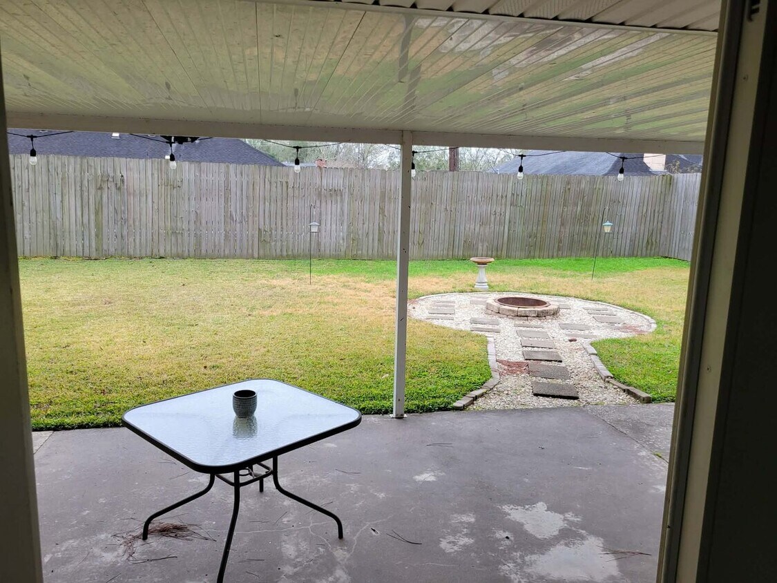 Building Photo - 9150 Nolen Dr