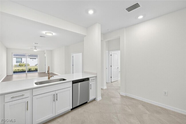 Foto del edificio - 14867 Anchorage Rd